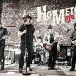 Hometown Mojos Bandfoto med logga